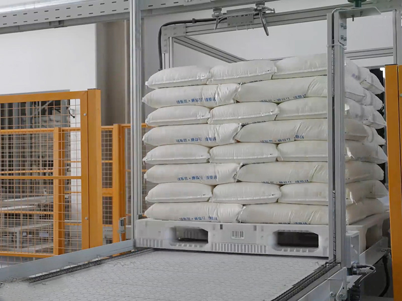 麵粉廠立體庫平板川（chuān）字塑（sù）料托盤案例