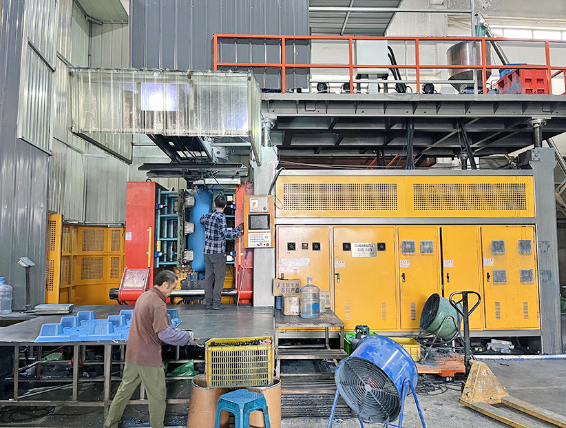 吹塑托盤第（dì）二車間